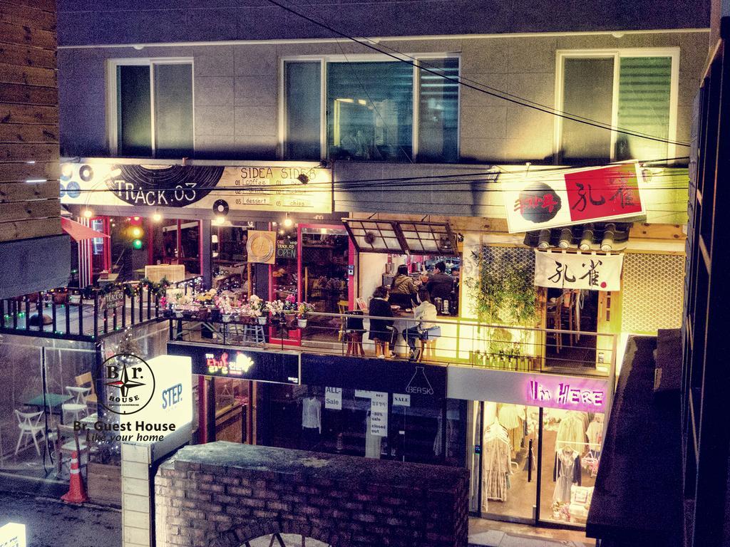 Br. Guesthouse Hongdae Сеул Екстер'єр фото