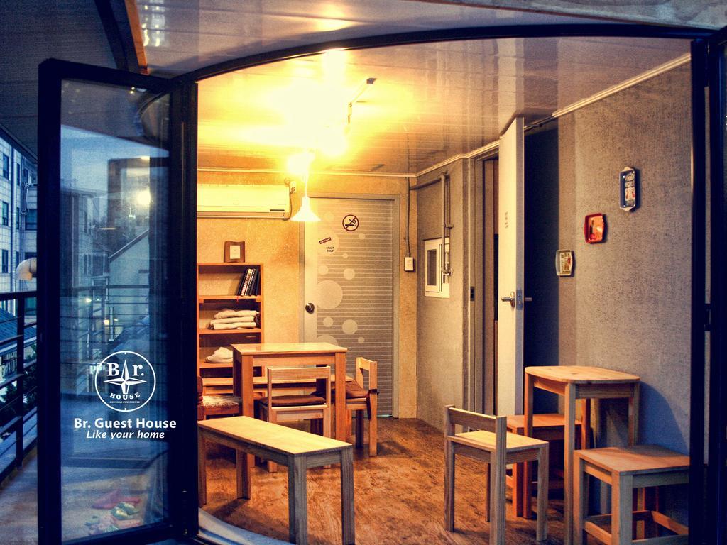 Br. Guesthouse Hongdae Сеул Екстер'єр фото