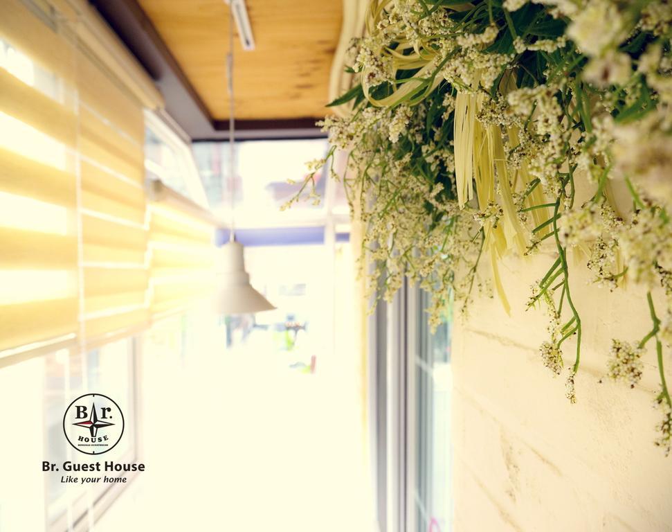 Br. Guesthouse Hongdae Сеул Екстер'єр фото