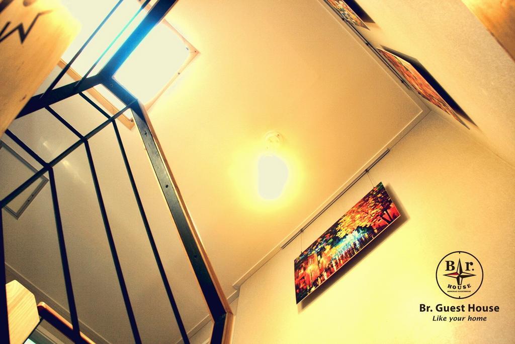 Br. Guesthouse Hongdae Сеул Екстер'єр фото