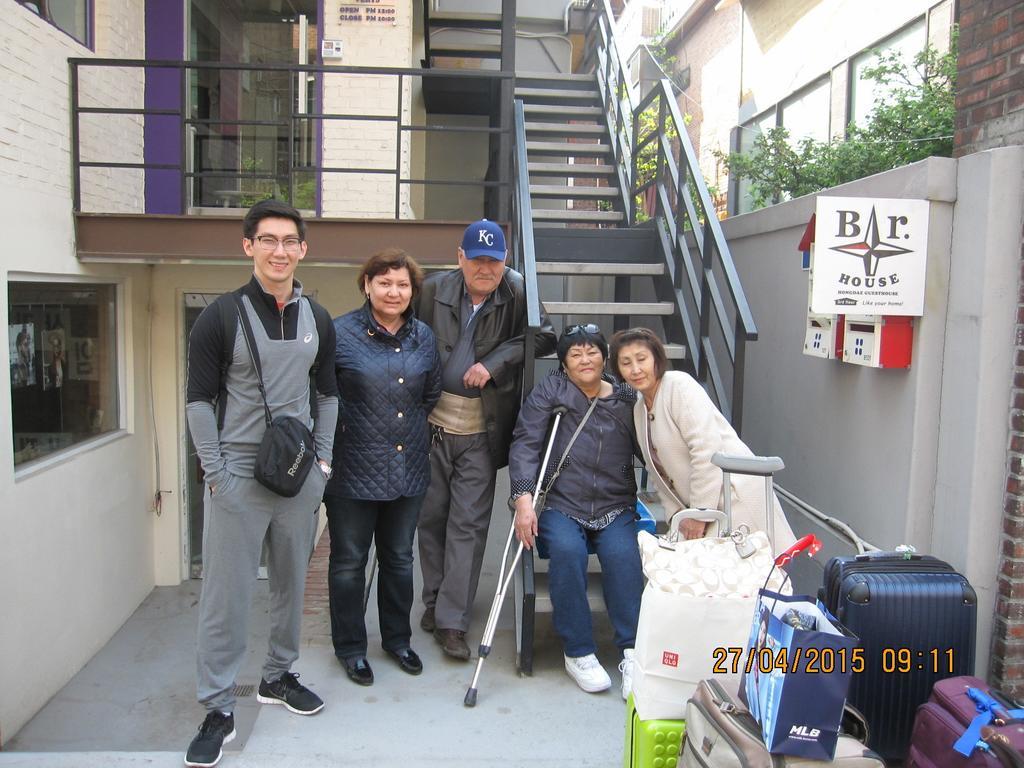 Br. Guesthouse Hongdae Сеул Екстер'єр фото