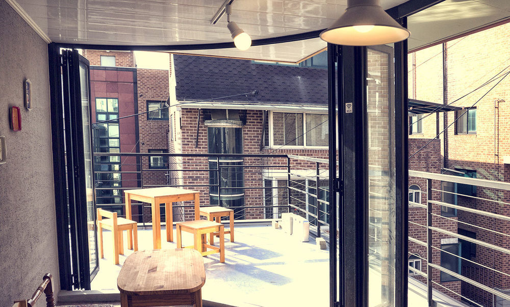 Br. Guesthouse Hongdae Сеул Екстер'єр фото