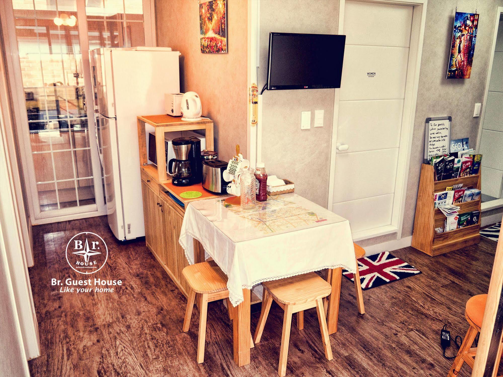 Br. Guesthouse Hongdae Сеул Екстер'єр фото