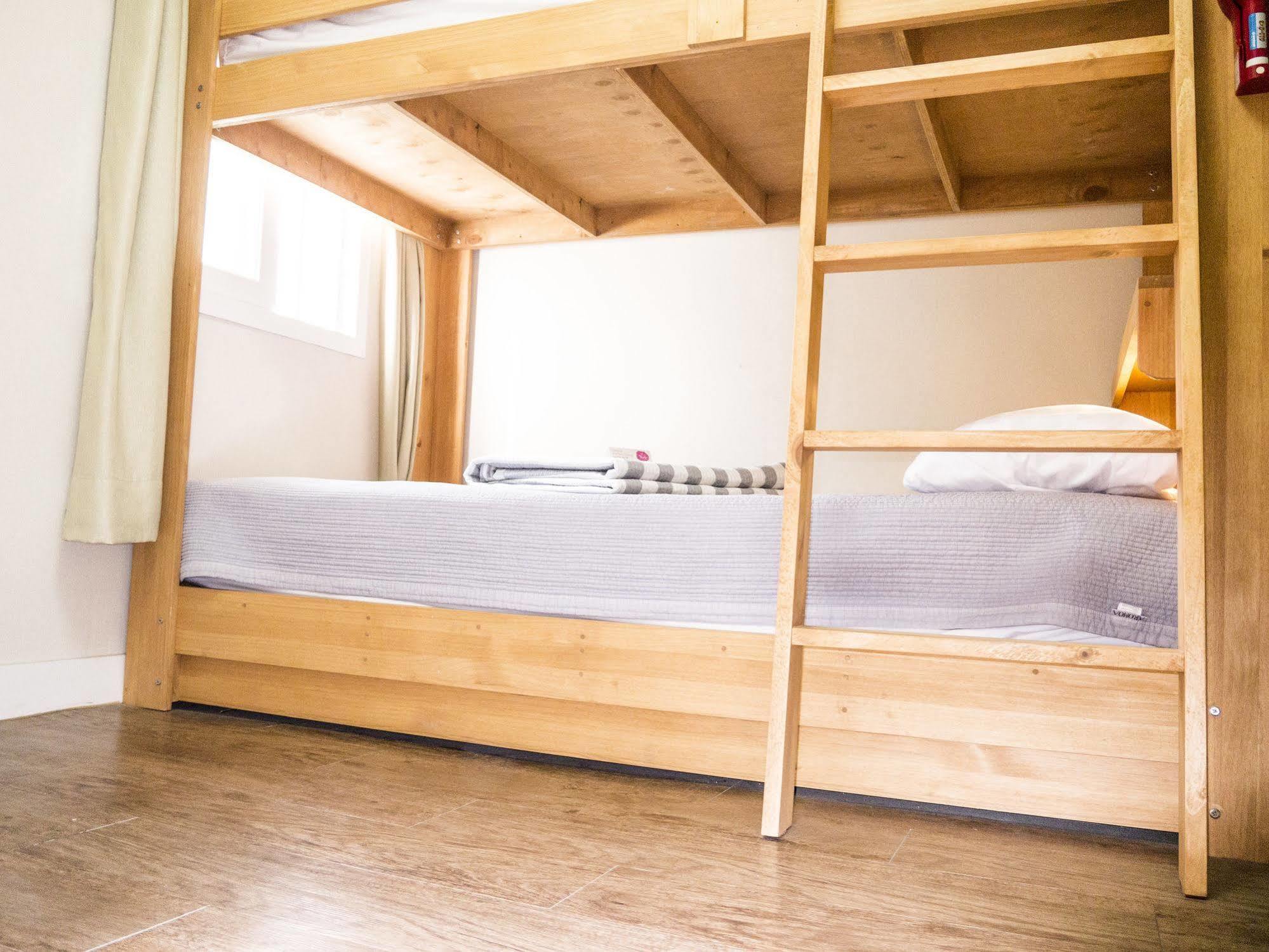 Br. Guesthouse Hongdae Сеул Екстер'єр фото