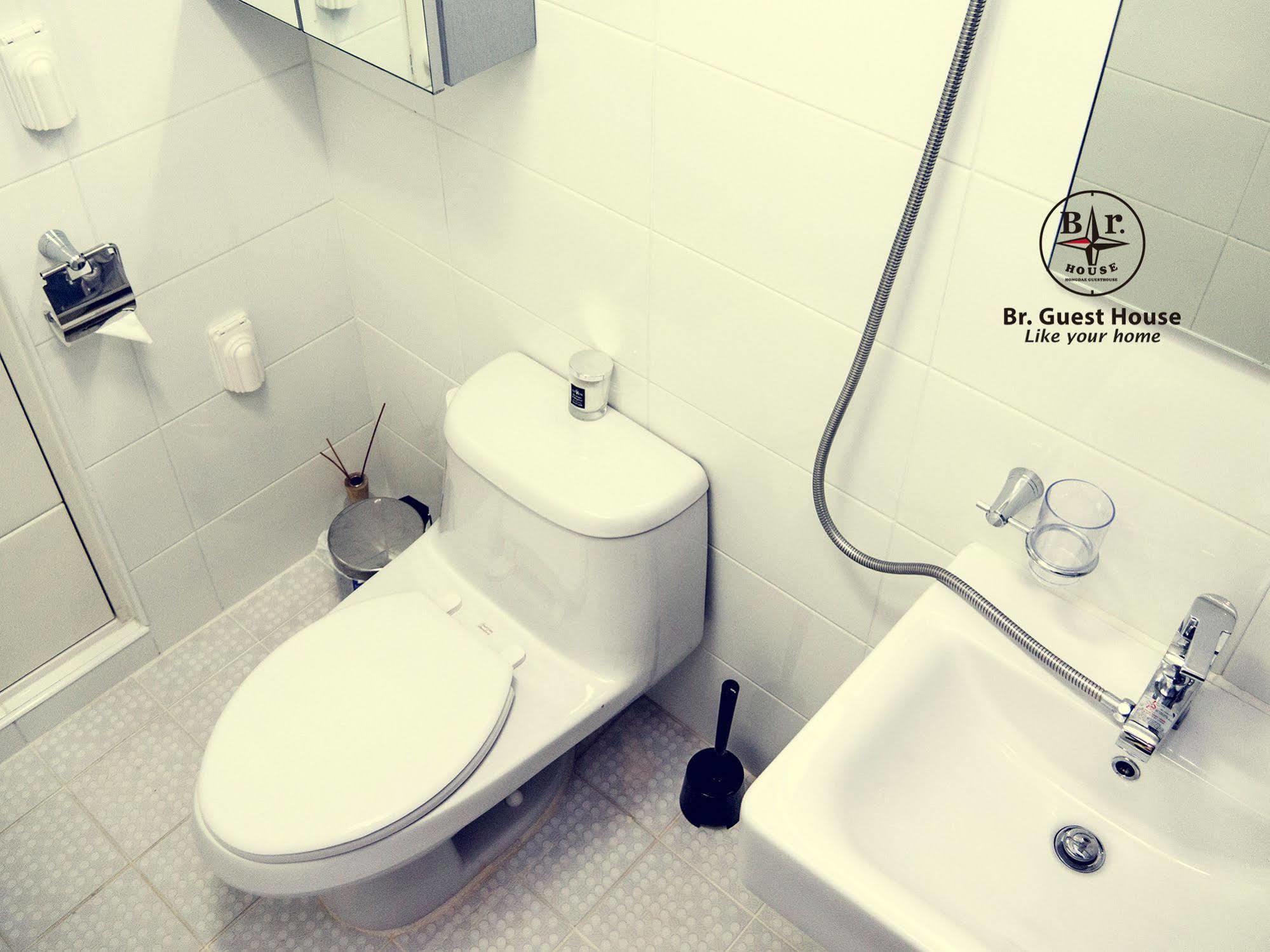 Br. Guesthouse Hongdae Сеул Екстер'єр фото